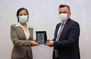 ESOGÜ yönetiminden EMYO önceki dönem müdürlerine...