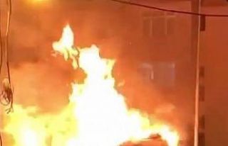 Evin çatısı alev alev yandı