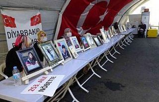 Evlat nöbeti tutan baba: “Orada kalmayın, devlet...