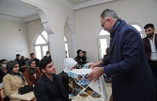Eyyübiye’de öğrencilere eğitim seti