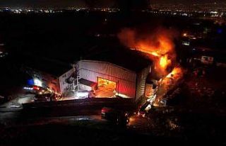 Fabrika yangını havadan görüntülendi