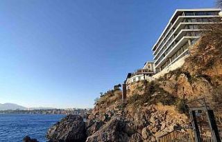 Falezlerde yükselen 6 katlı binanın yıkım hikayesi...