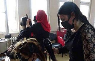 Farklı ülkelerden gelerek hem meslek hem de birbirlerinin...