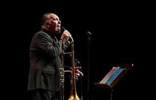 Fatih Erkoç’un konseri İş Sanat’ın video paylaşım...