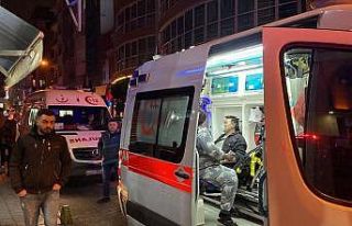 Fatih’te, 5 katlı otelde çıkan yangında 10 kişi...