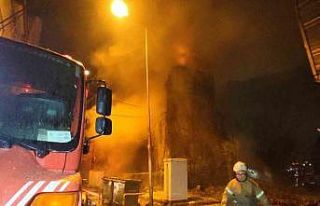 Fatih’te korkutan yangın: Metruk binada çıkan...
