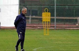 Fenerbahçe yağmur altında çalıştı