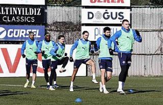 Fenerbahçe’de Altay maçı hazırlıkları sürüyor
