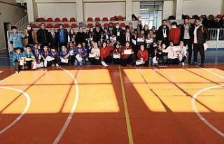 Fevzi Şengül Ortaokulu Dart il birincisi oldu