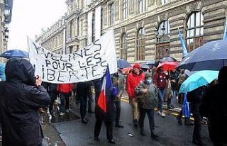 Fransa’da "aşı kartı" protestosu