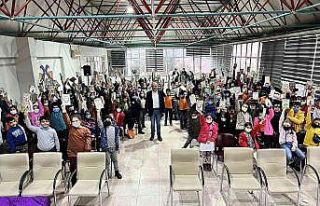 Gazeteci Yazar Çelebi, İliç’te öğrencilerle...