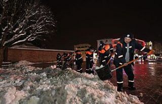 Gebze’de ekipler gece mesaisinde