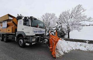 Gebze’de kar mesaisi devam ediyor