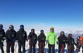 Gedizli kayakçılar Erzincan’dan döndü