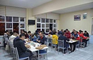 Geleceğin pehlivanları yemekte bir araya geldi