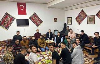 Gençler camileri ziyaret etti