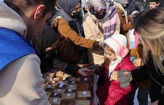 Gençler karda hayvanları unutmadı