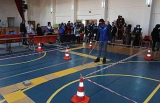 Gençlerden görme engelliler için anlamlı etkinlik