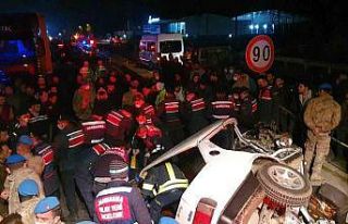 Gençlerin hayatını kaybettiği feci kaza son sürat...