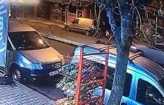 Geri manevra yapan aracın emekli öğretmene çarpma...