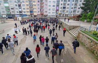Giresun Belediyesi, öğrencilerle yangın tatbikatı...