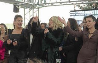 Güzellik merkezi, 3. yılını Seda Sayan’la kutladı