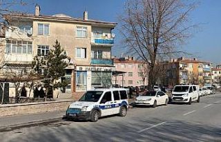 Haber alınamayan yaşlı kadın evinde ölü bulundu