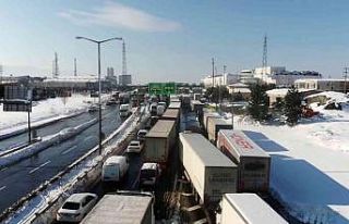 Hadımköy gişelerde yaşanan trafik yoğunluğu...