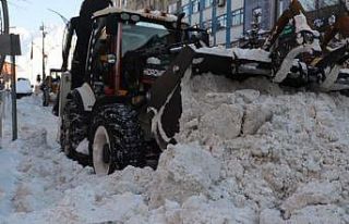 Hakkari’de 52 yerleşim yerinin yolu ulaşıma kapandı