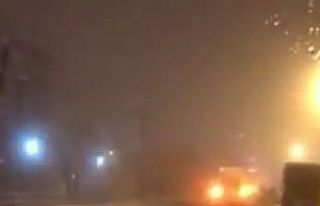 Hasta almaya giderken mahsur kalan ambulansı itfaiye...