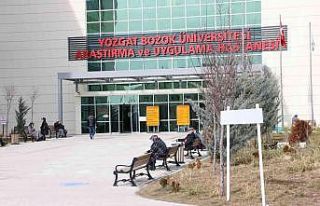 Hastaneye tedavi için getirildi, yangın merdiveninde...