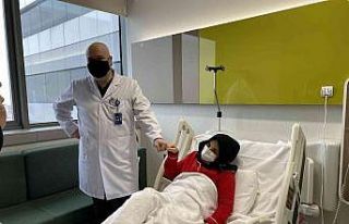 Hastasını önce ameliyat etti, sonra kendi kanıyla...