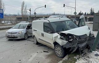 Hatalı dönüş kazayı getirdi