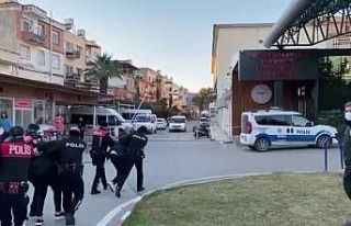 Hatay’da iş yerinde bulunan şahısları yaralayan...