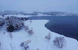 Havadan dron ile görüntülenen gölet adeta göz...