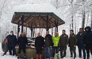 Hayvanlar için doğaya yem bırakıldı