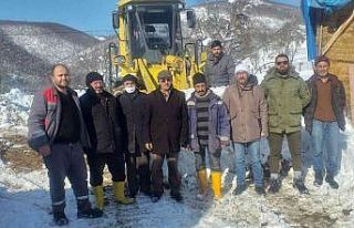 Hayvanlarının çadırı yıkılınca yardımına...