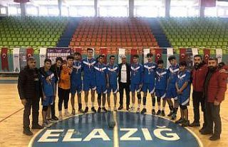 Hentbolda şampiyonlar Elazığ’dan