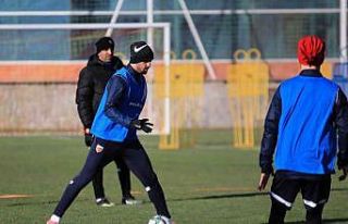 Hikmet Karaman: "Yenilmemeliyiz, kazanmayı alışkanlık...