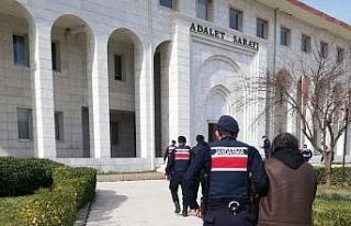 Hırsızlık şüphelileri jandarmadan kaçamadı