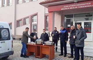 Hisarcık Belediyesi’nden MYO öğrencilerine çorba...