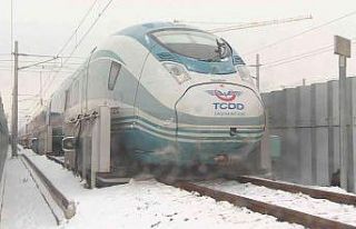 Hızlı trenlerdeki buzlanma yerli ve milli sistemle...