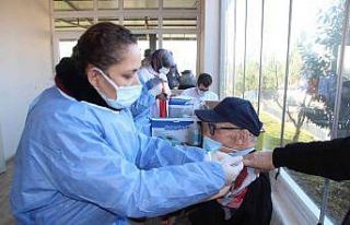 Huzurevi sakinleri aşılandı