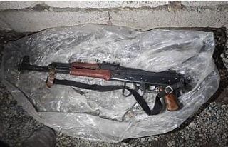 Iğdır’da silah, 28 adet sikke ve uyuşturucu ele...