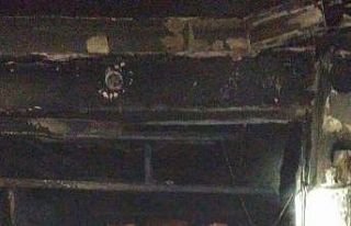 İki katlı evi alevler sardı