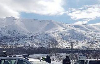 iki otomobil kafa kafaya çarpıştı: 9 yaralı