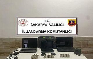 İlkokuldan bilgisayar ve para çalan 2 şahıs tutuklandı