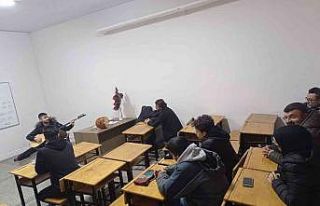 İnebolu Halk Eğitim Merkezinde bağlama kursu açıldı