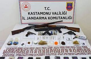 İnebolu’da jandarma ekipleri uyuşturucu tacirlerine...