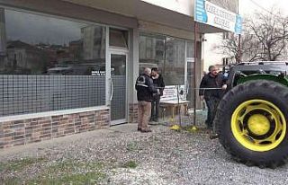 İş yerleri arasında traktör parkı kavgası: 1...